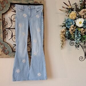 Hollister Light Blue Floral Embroidered Flare Jeans. NWOT Size 24